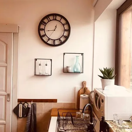 Larix Matra Vendeghaz Apartman *